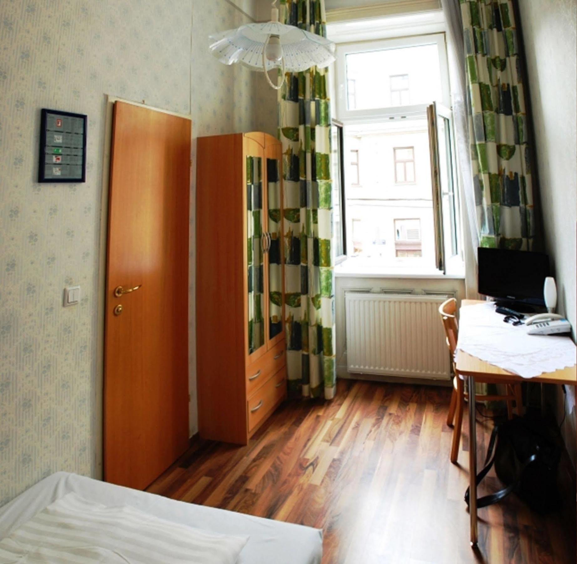 Hotel Pension Arpi Vienne Extérieur photo
